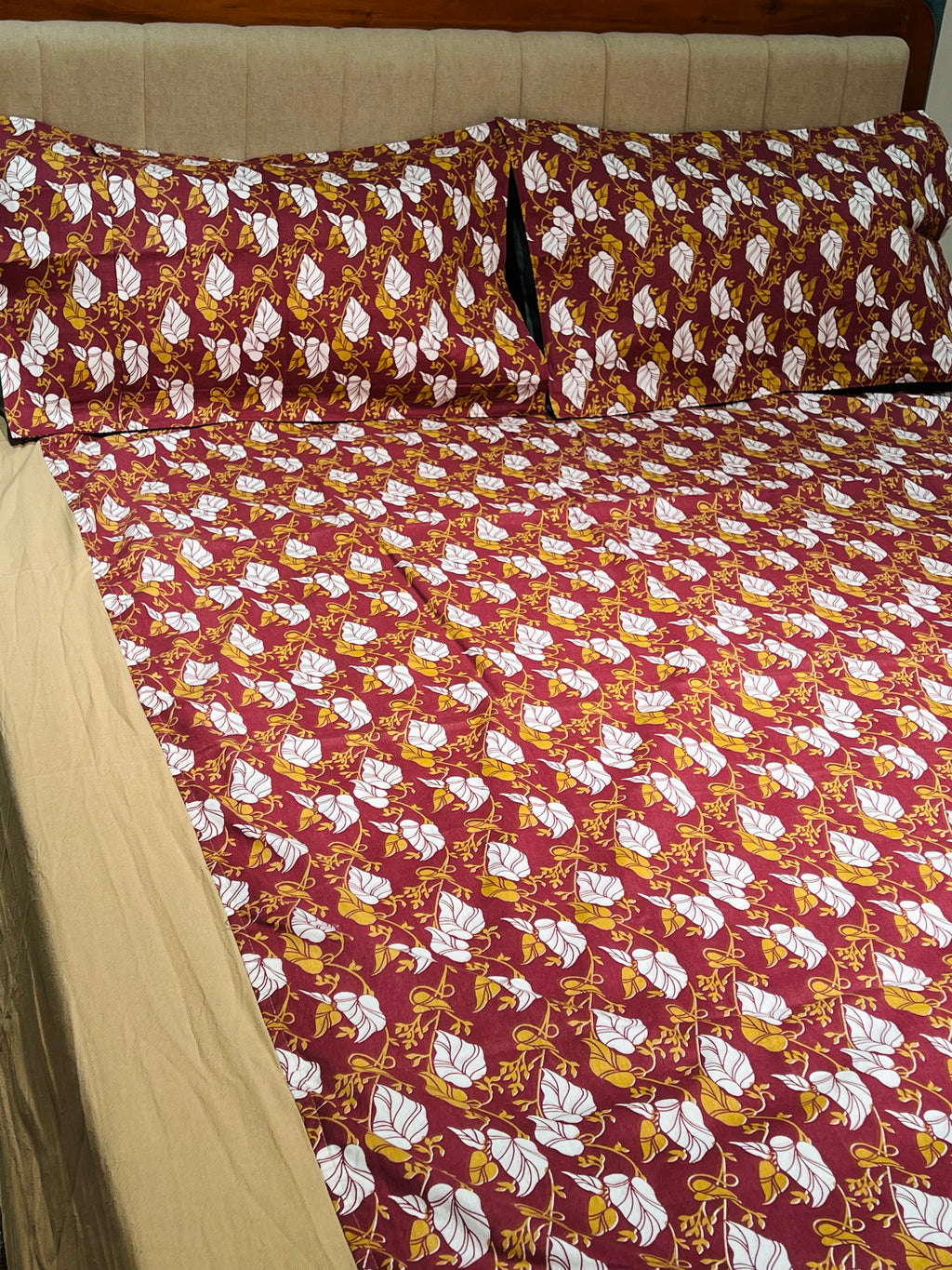 Queen Size Border Bedsheets