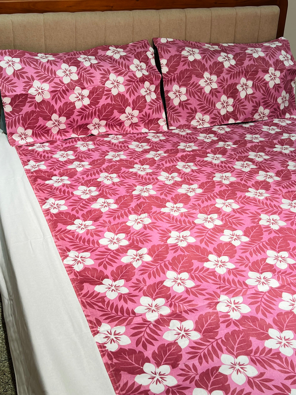 Queen Size Border Bedsheets