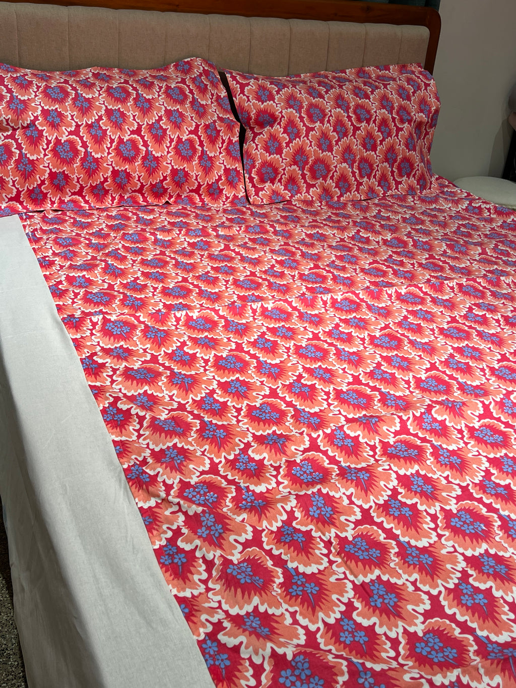 Queen Size Border Bedsheets