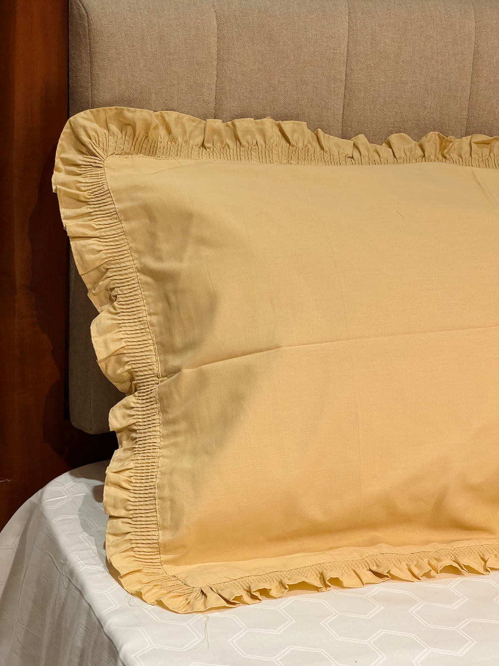 Frill Pillow Cover