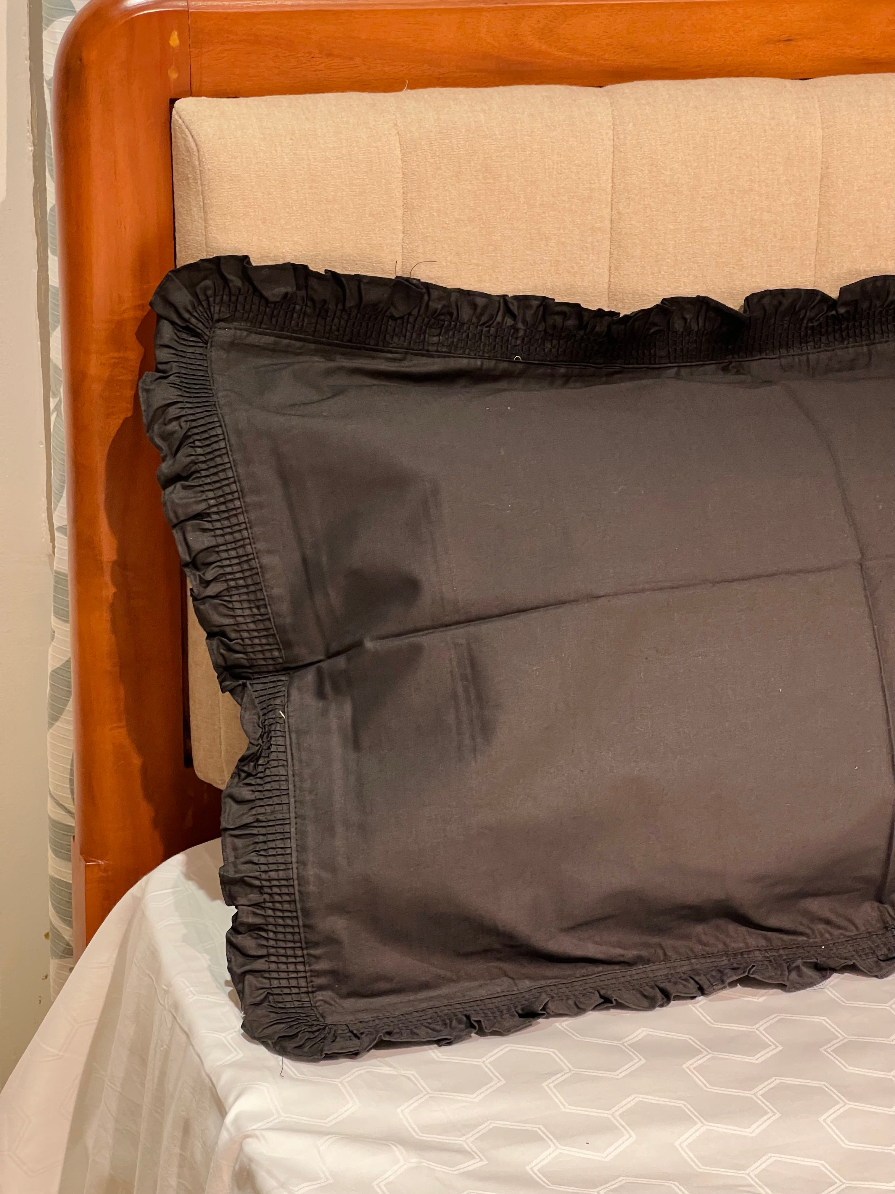 Frill Pillow Cover
