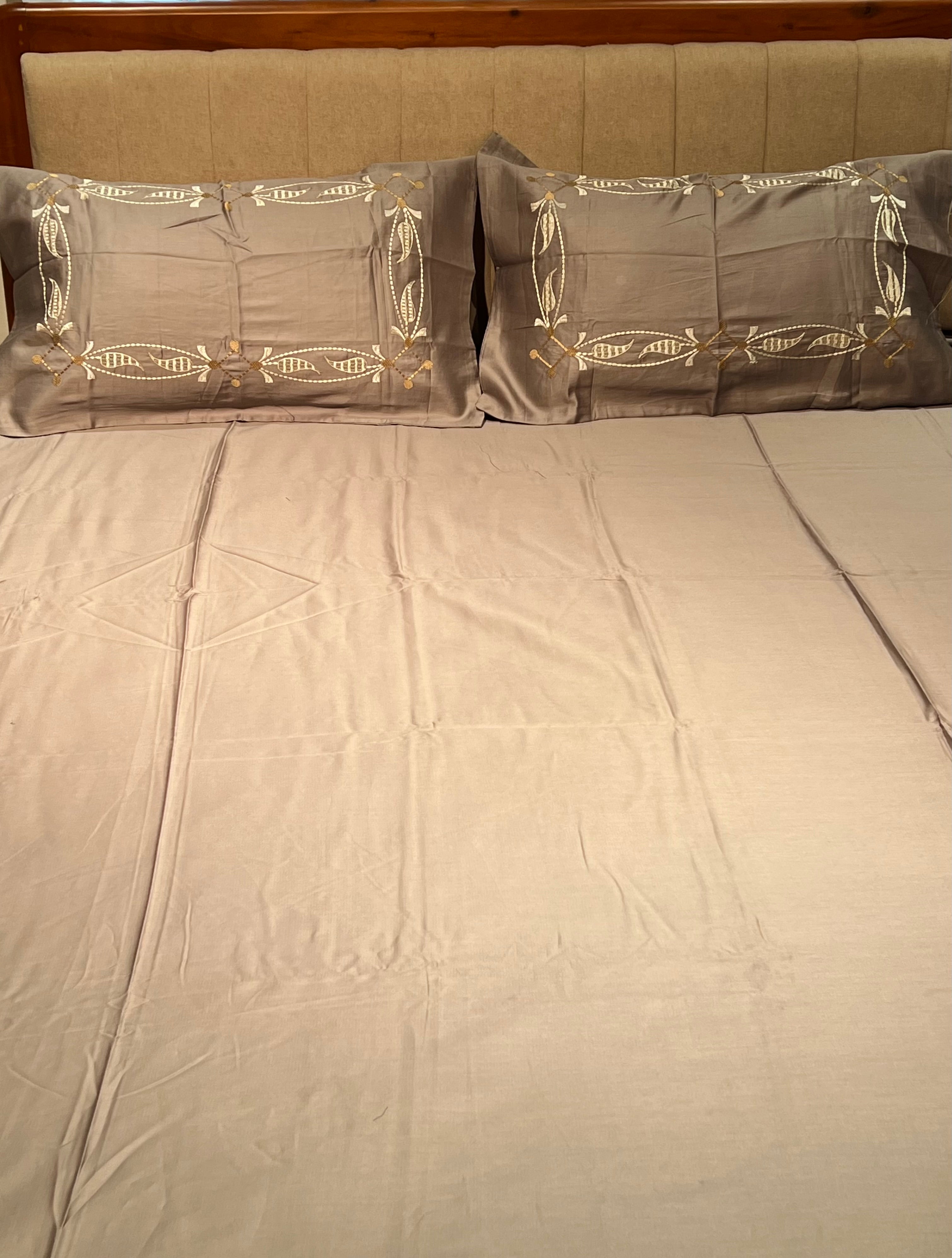King Size Plain Bedsheet