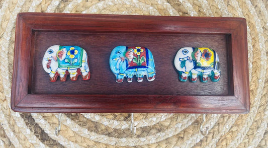 WOODEN WALL HANGING