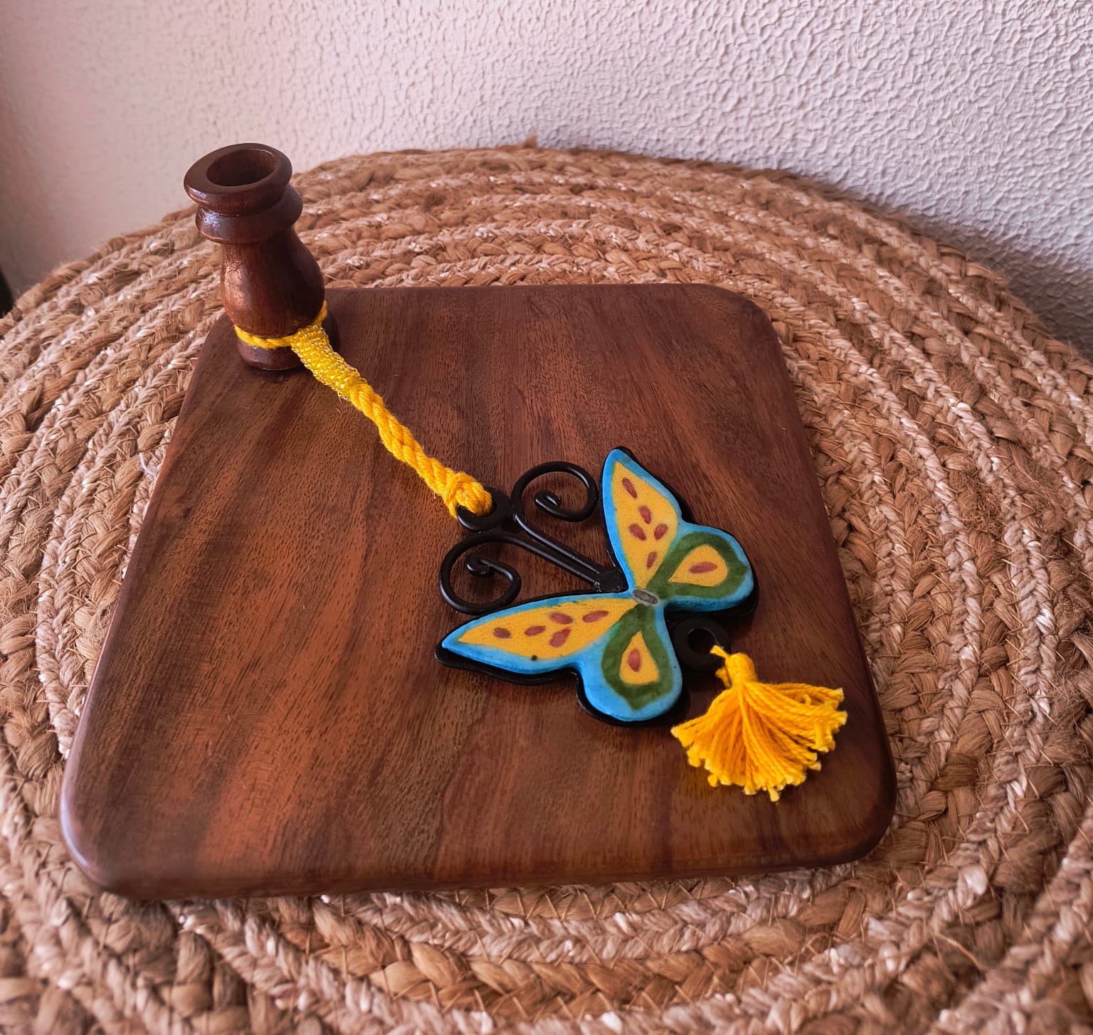 WOODEN TISSUE HOLDER