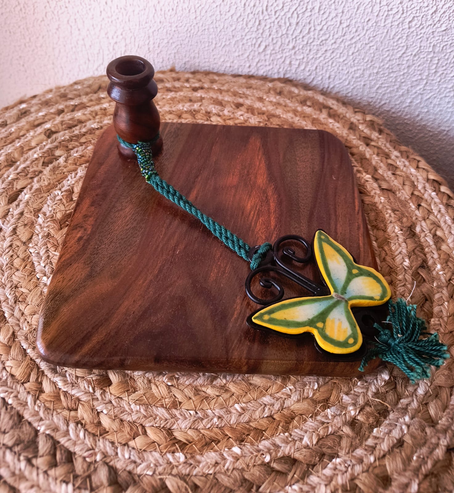 WOODEN TISSUE HOLDER