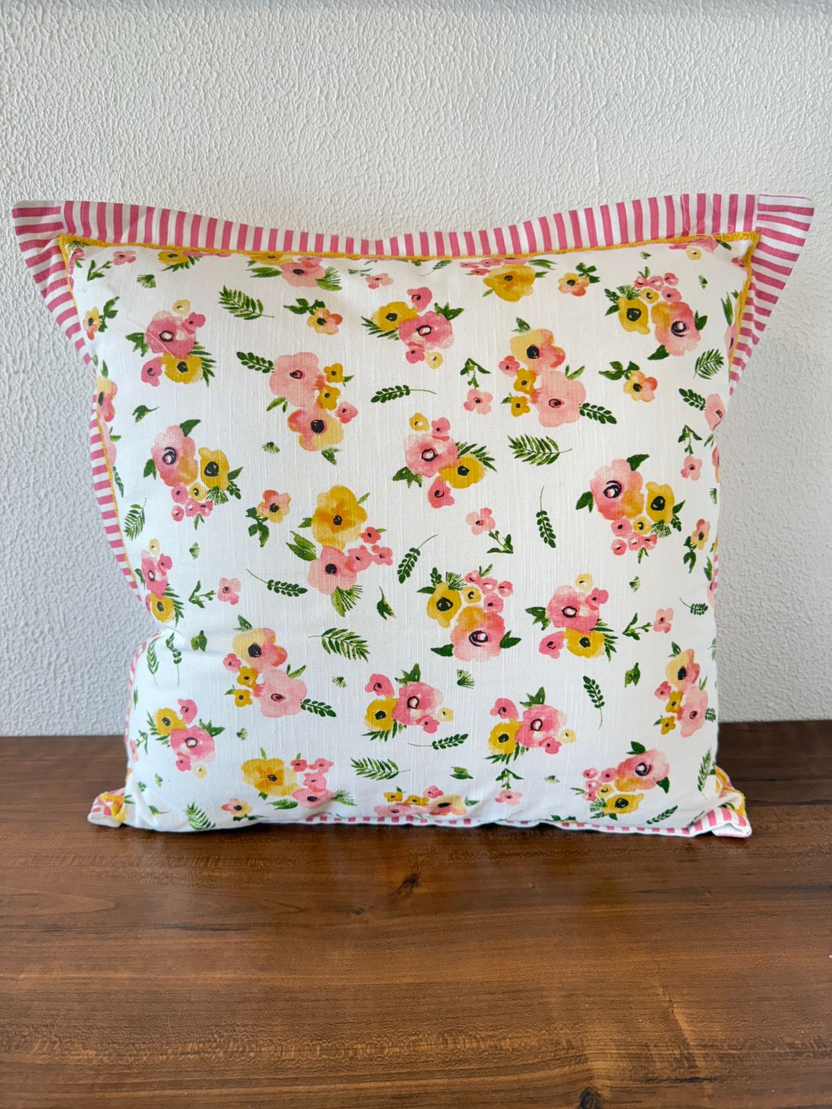 CUSHION 18X18