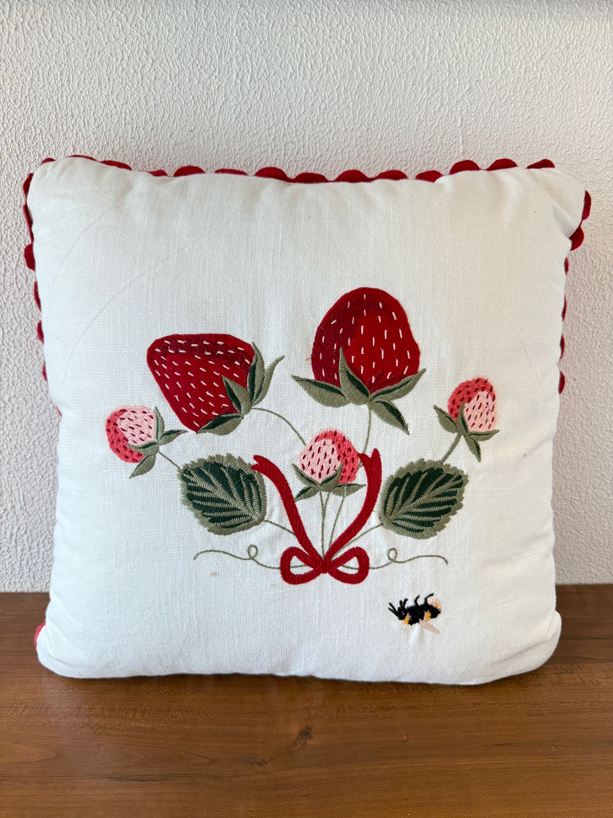 CUSHION 18X18
