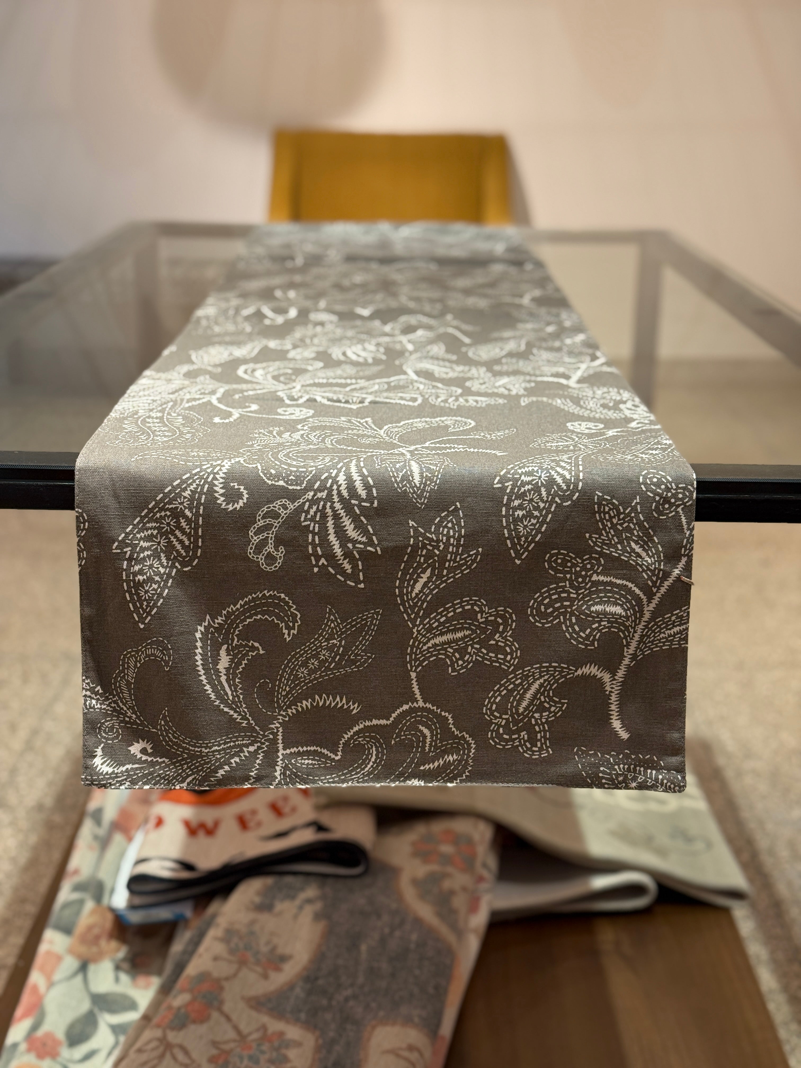 Table Runner Grey Floral