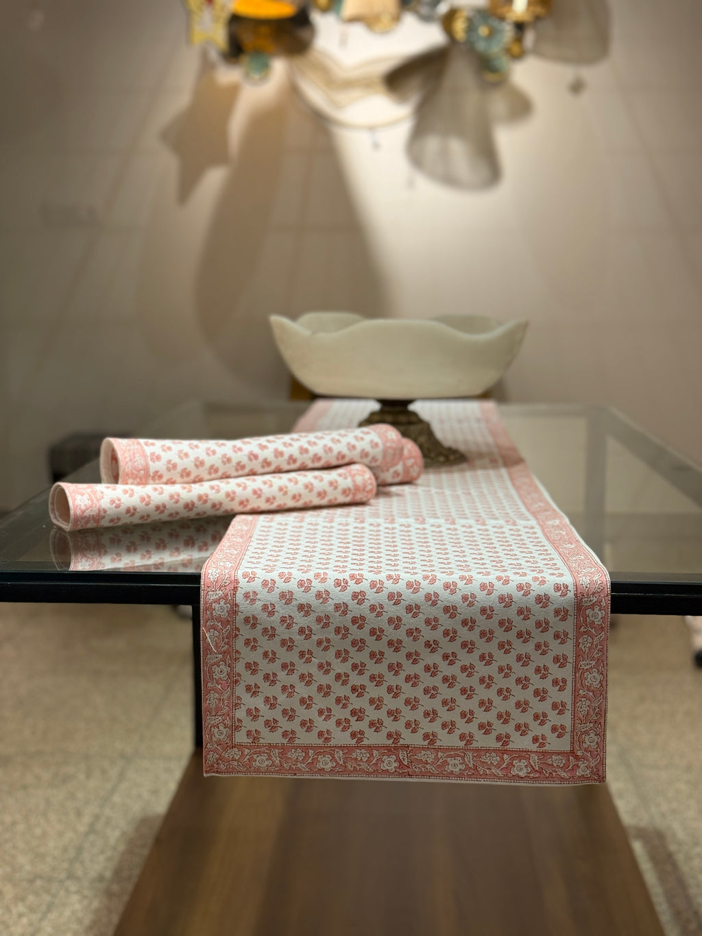 Table Runner and Matching 6-piece Mat Set