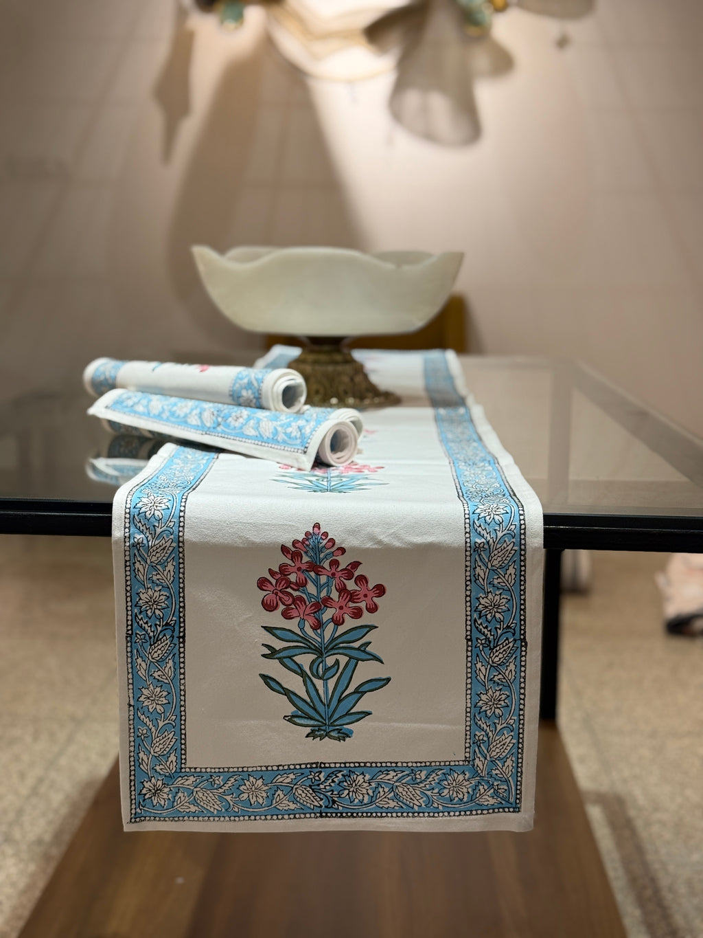 Table Runner and Matching 6-piece Mat Set