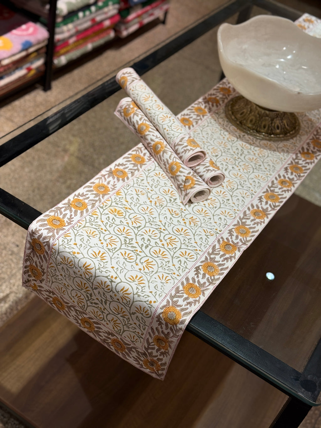 Table Runner and Matching 6-piece Mat Set