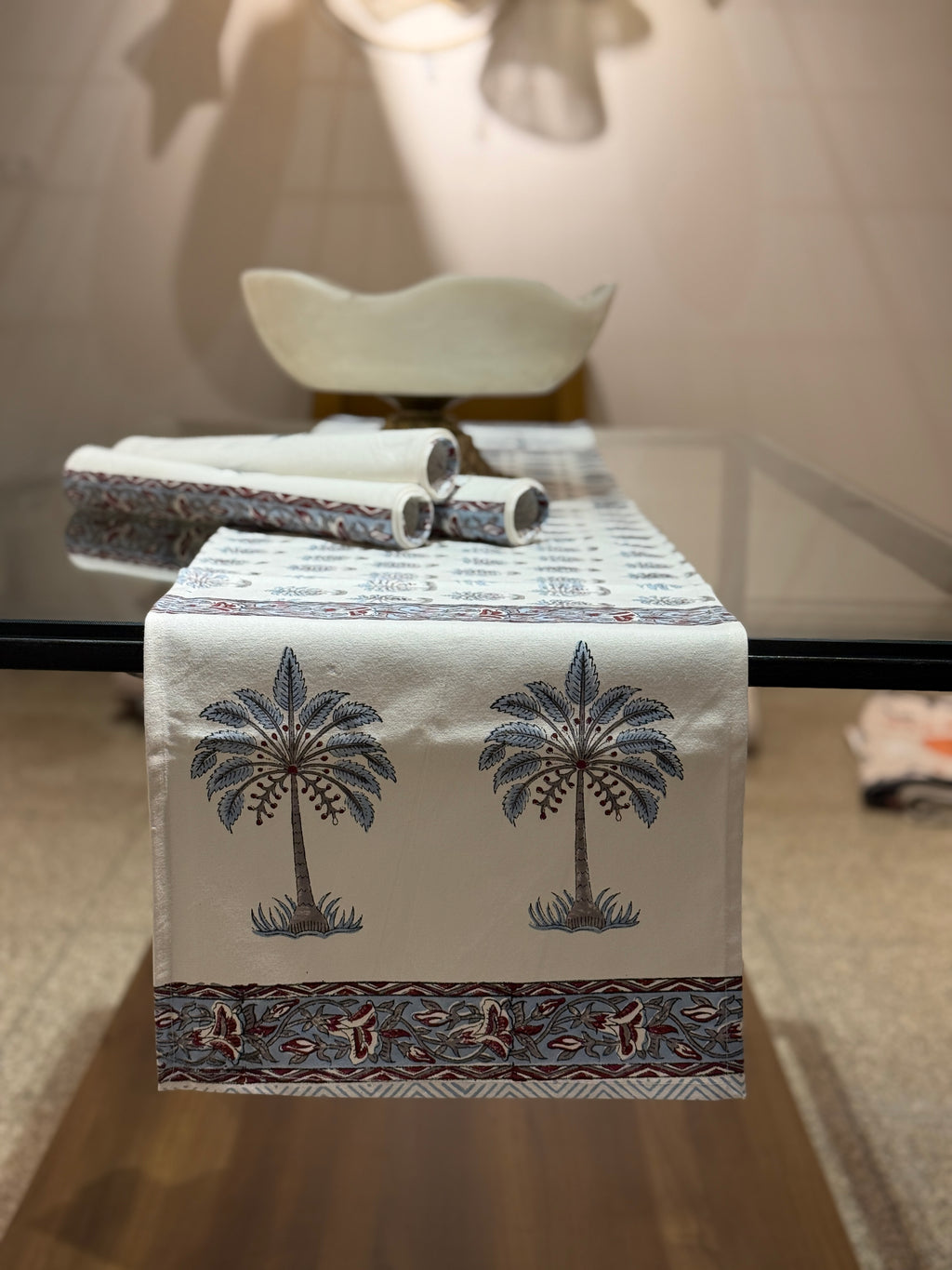 Table Runner and Matching 6-piece Mat Set