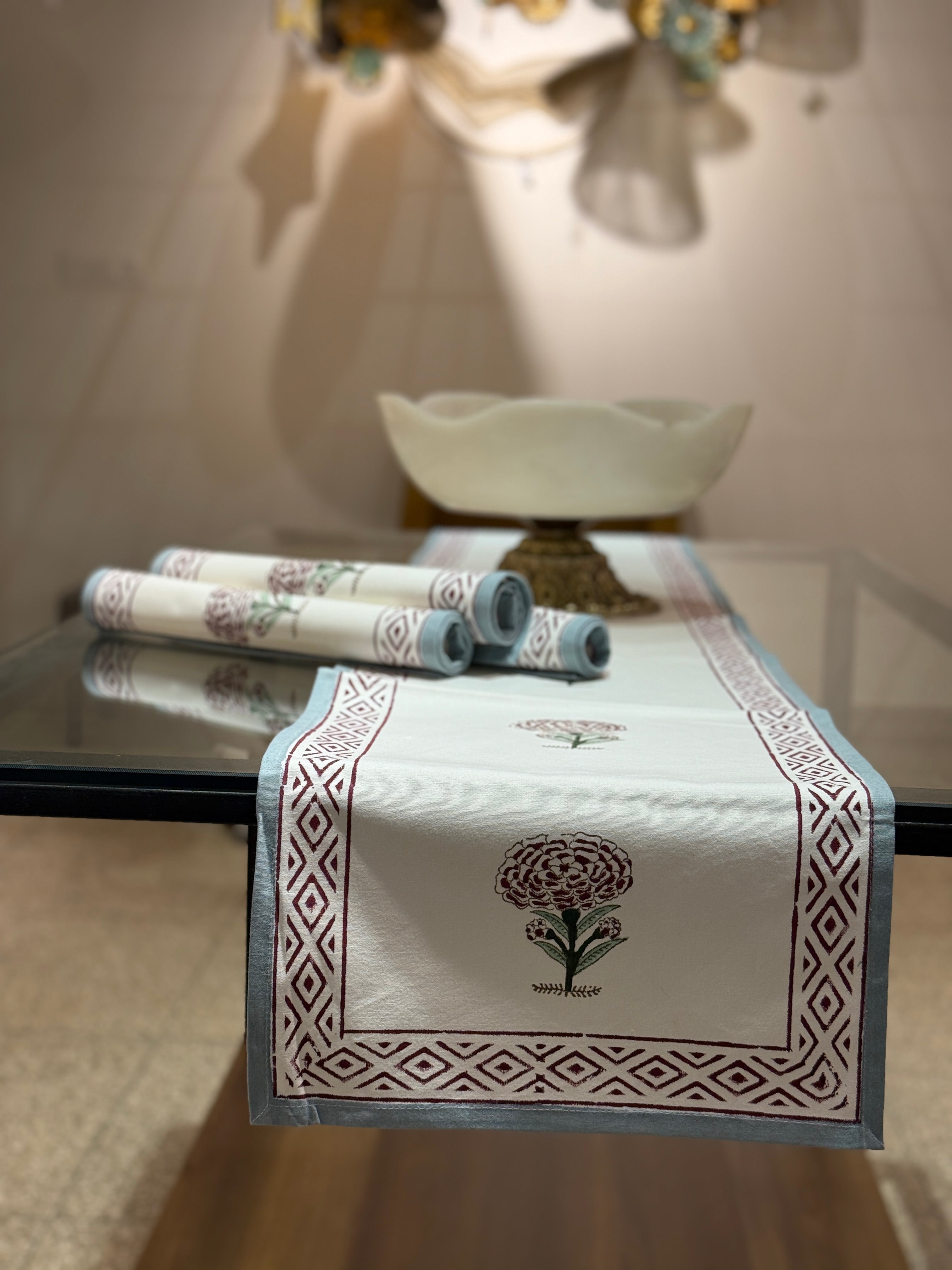 Table Runner and Matching 6-piece Mat Set